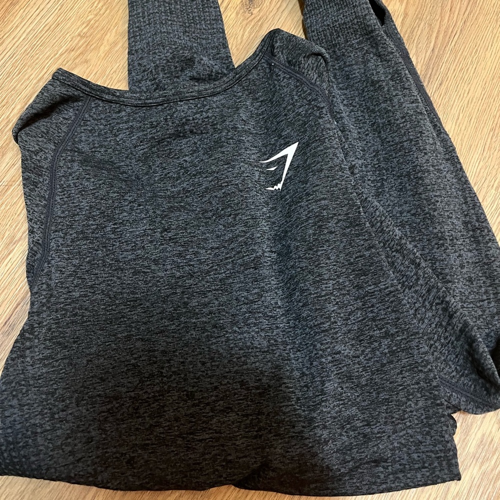 LongSleeve Gym Shark Crop Top